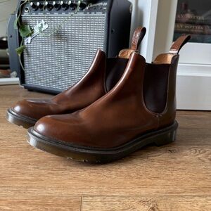 Dr. Martens Graeme chelsea boots